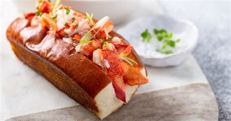  Lobster Roll? Den Krämiga Smaken Av Havet Möter Det Krispiga Brödet