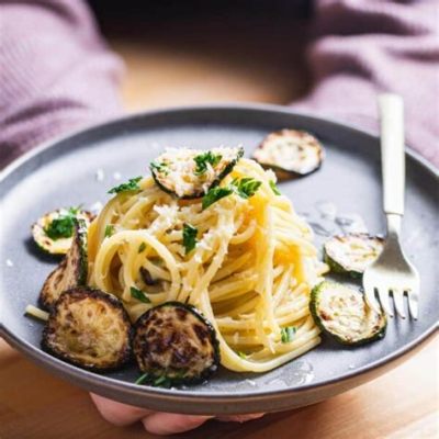  Spaghetti alla Nerano! A Delicate Dance of Zucchini, Provolone, and Basil